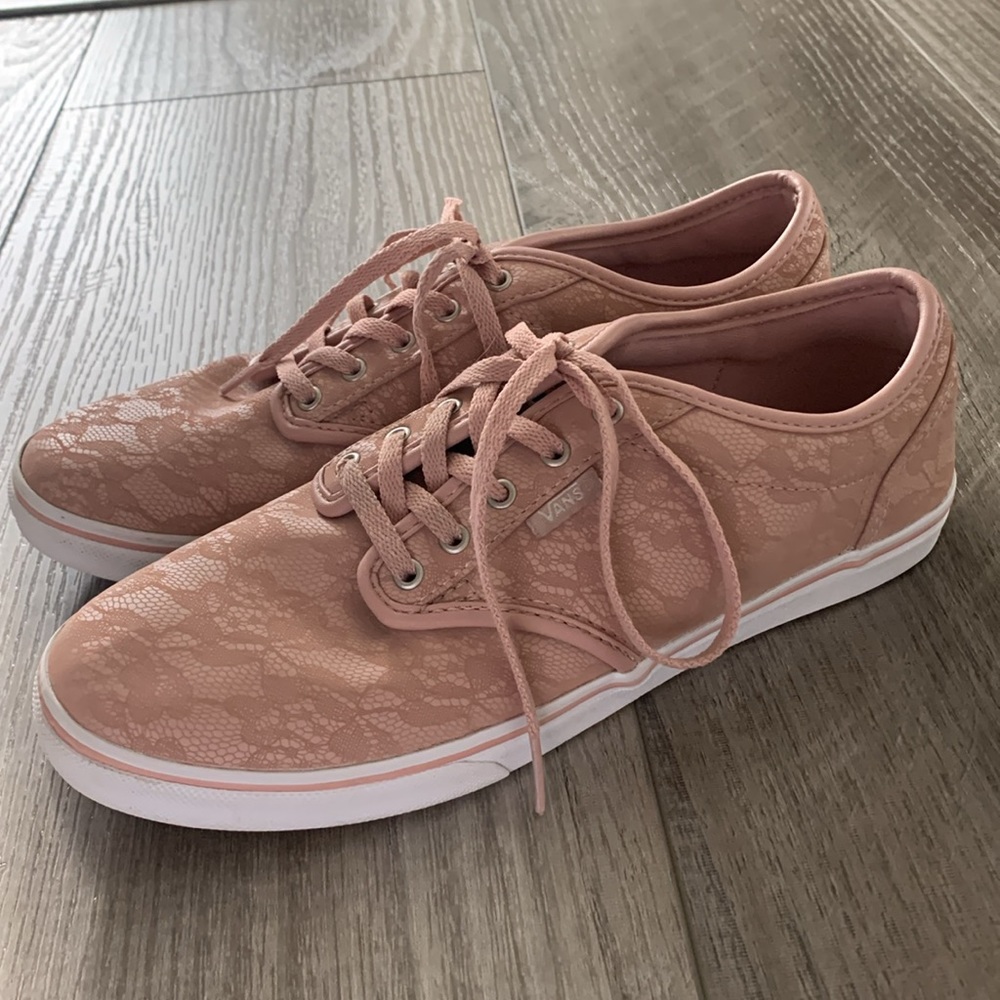 Women’s Pink floral Vans size 8